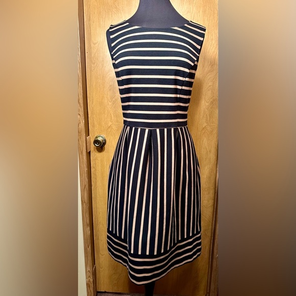 Merona Black and tan sleeveless striped dress size medium - Picture 2 of 9
